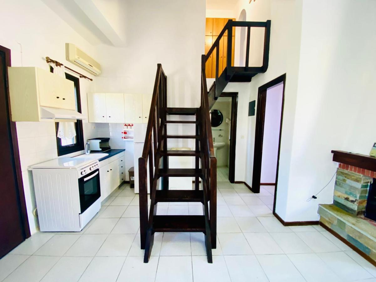 Meltemi Rock House Villa Kalandra Екстериор снимка