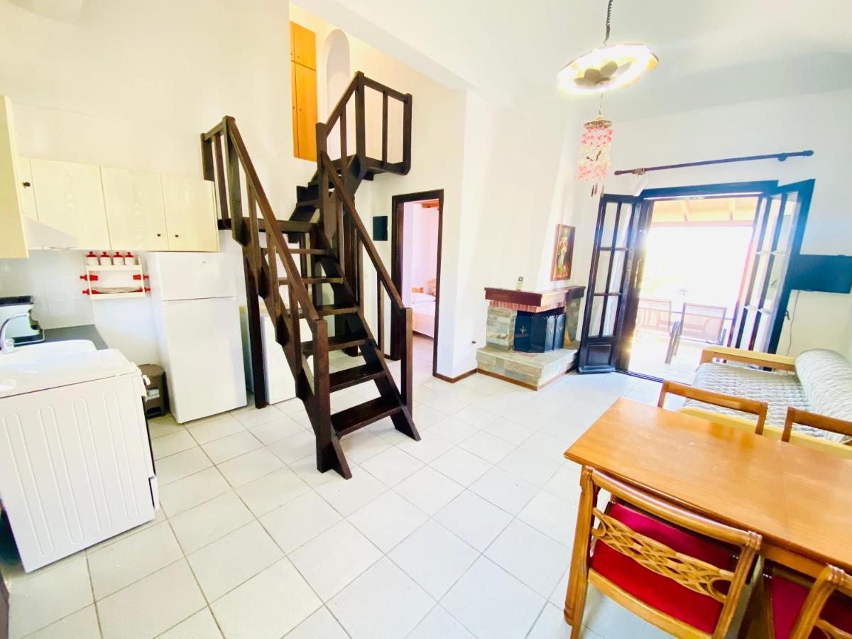 Meltemi Rock House Villa Kalandra Екстериор снимка